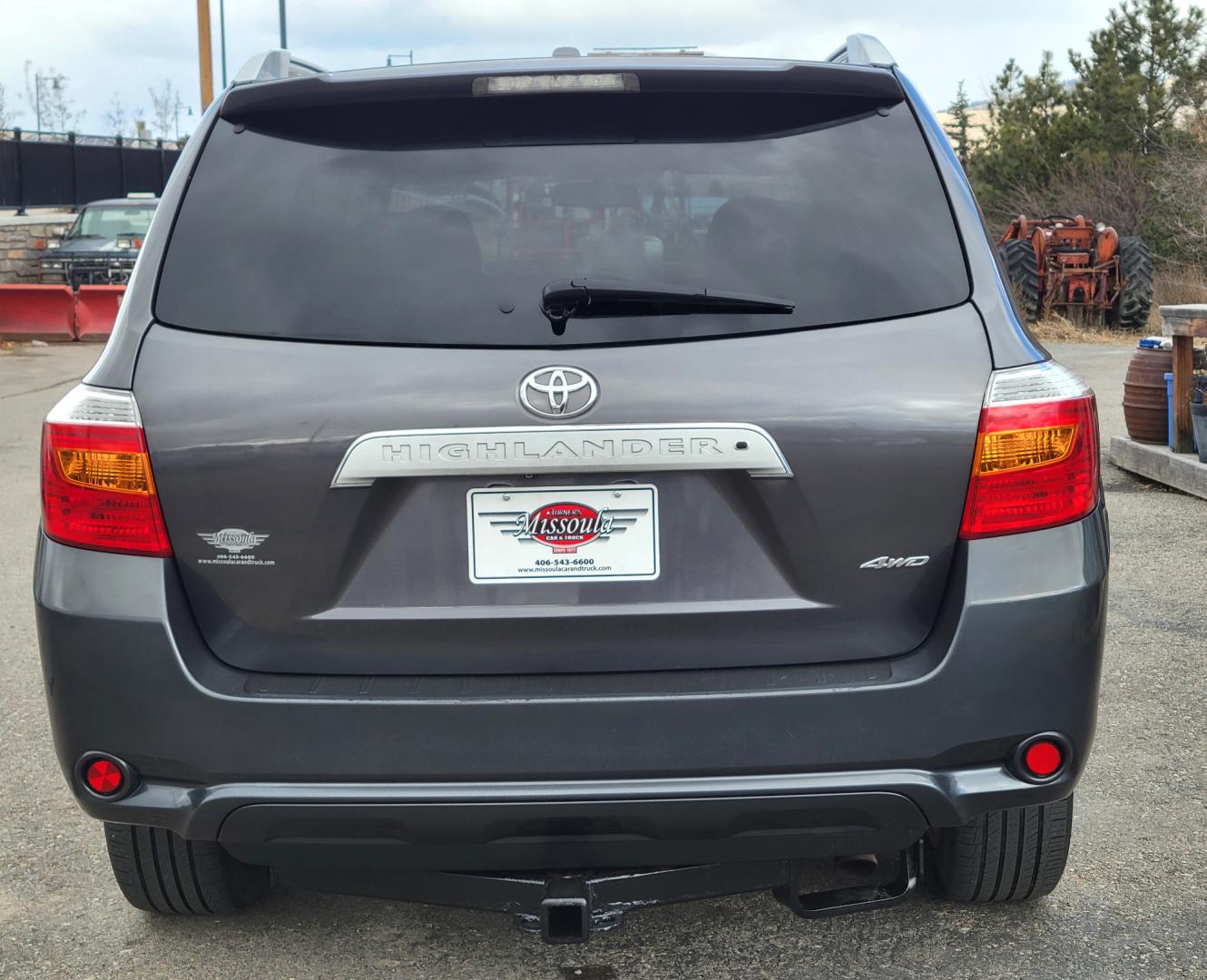 2010 Charcoal /Tan Toyota Highlander Limted (5TDDK3EH9AS) with an 3.5L v6 engine, 5 Speed Automatic transmission, located at 450 N Russell, Missoula, MT, 59801, (406) 543-6600, 46.874496, -114.017433 - One Owner. 3.5L V6 Engine. Four Wheel Drive. Automatic. Heated leather Seats. Power Seats. 3rd Row Seating. Power Sunroof. Rear Entertainment. Navigation. Bluetooth. Air. Cruise. Tilt. Power Windows and Locks. Backup Camera. - Photo#6